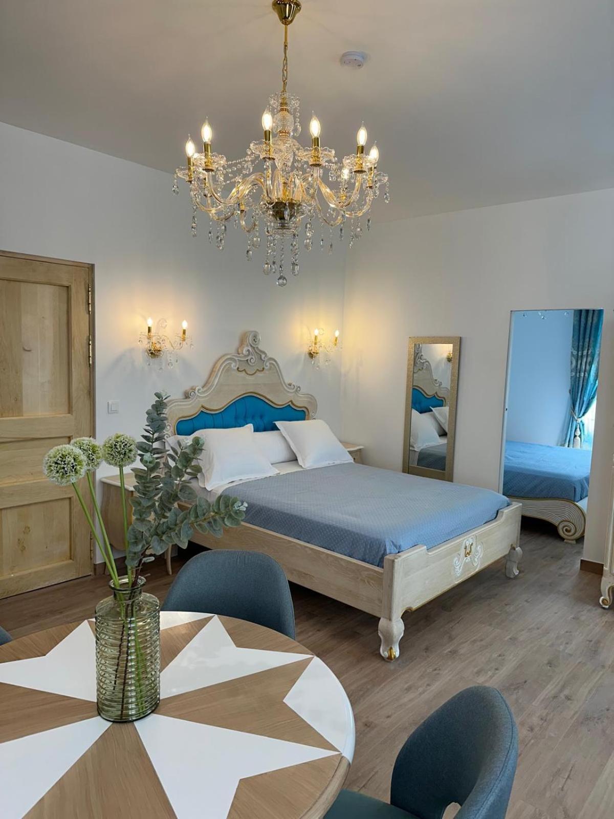 Apartment Du Cloitre 1er